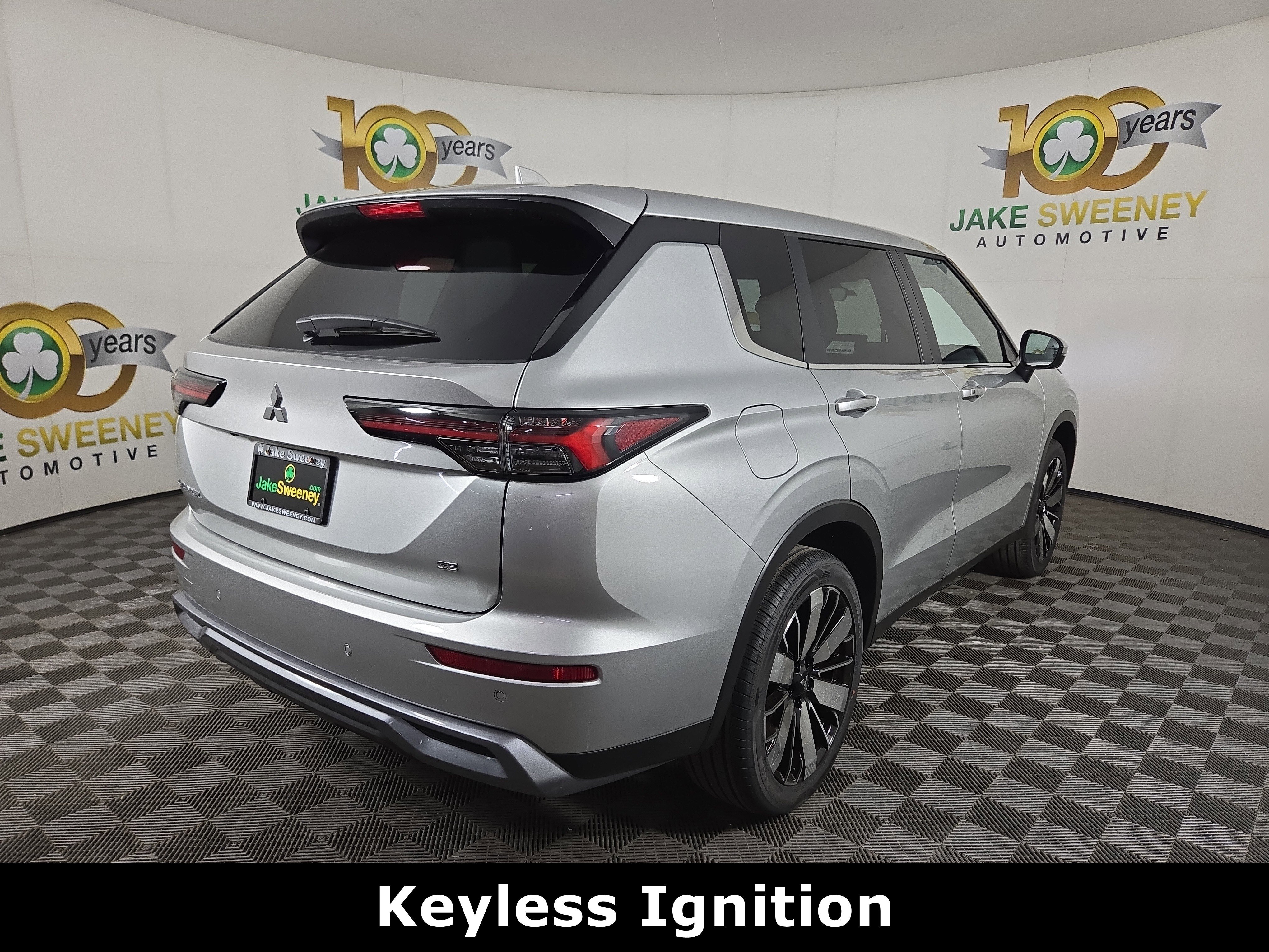 New 2026 Mitsubishi Outlander SE image 7