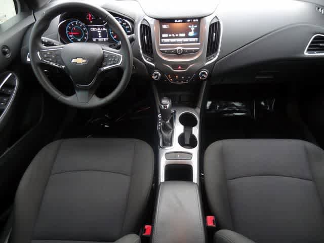 Used 2018 Chevrolet Cruze LT w/ Convenience Package FWD image 13
