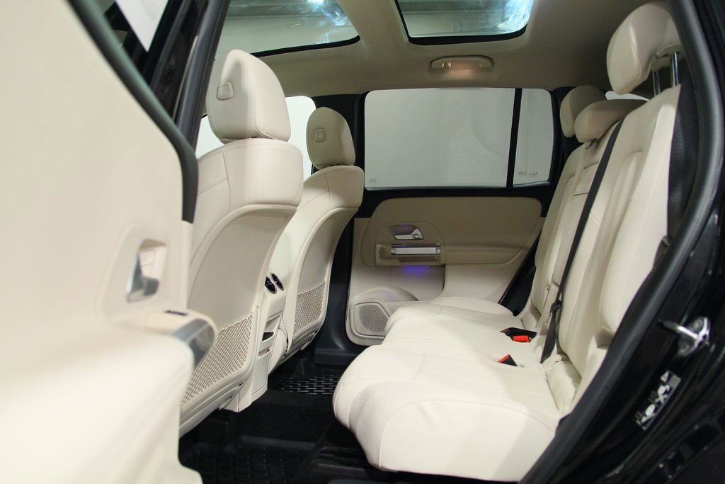 Used 2023 Mercedes-Benz GLB 250 4MATIC image 30