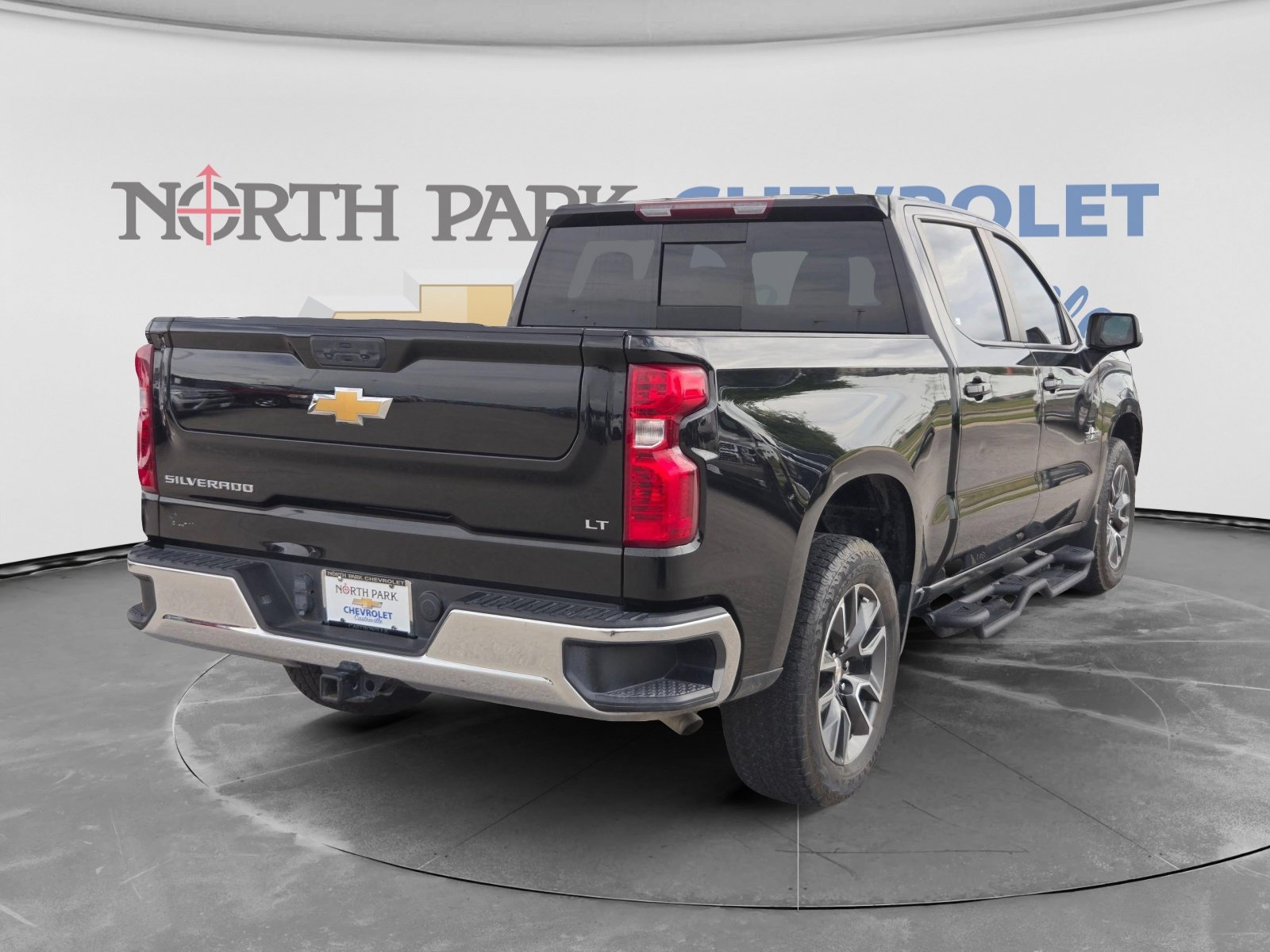 Used 2024 Chevrolet Silverado 1500 LT w/ Texas Edition Plus RWD image 3