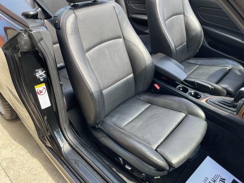 Used 2008 BMW 135i Convertible RWD image 36