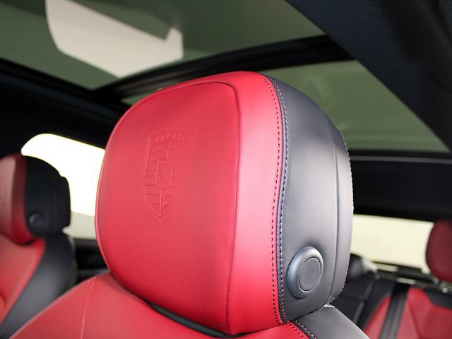 Certified 2025 Porsche Cayenne image 19