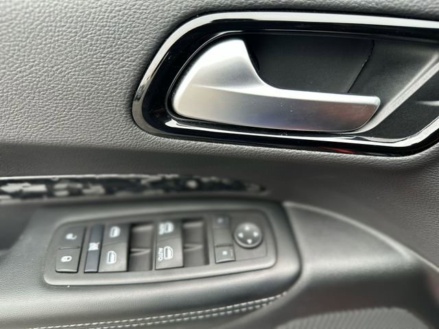 Used 2024 Dodge Durango SXT w/ SXT Blacktop Group image 14