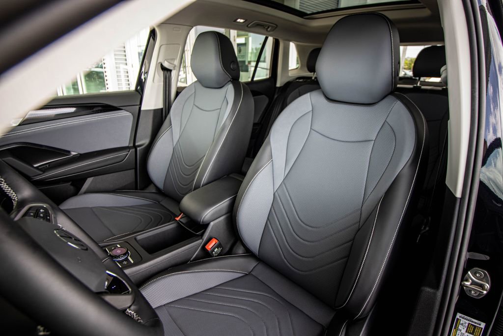 New 2026 Volkswagen Tiguan SE FWD image 26