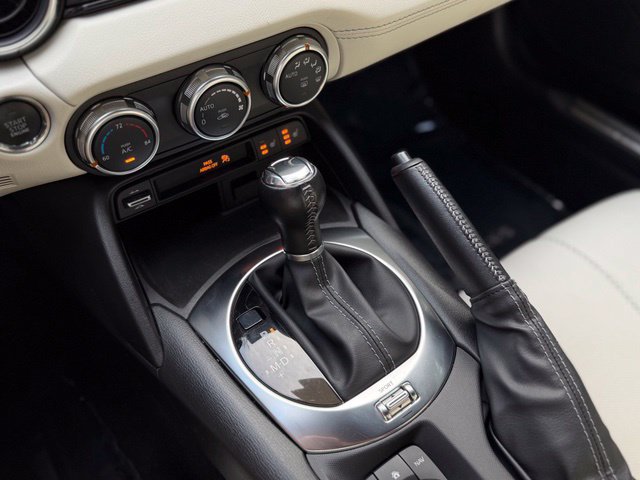 Used 2021 MAZDA MX-5 Miata RF Grand Touring RWD image 32