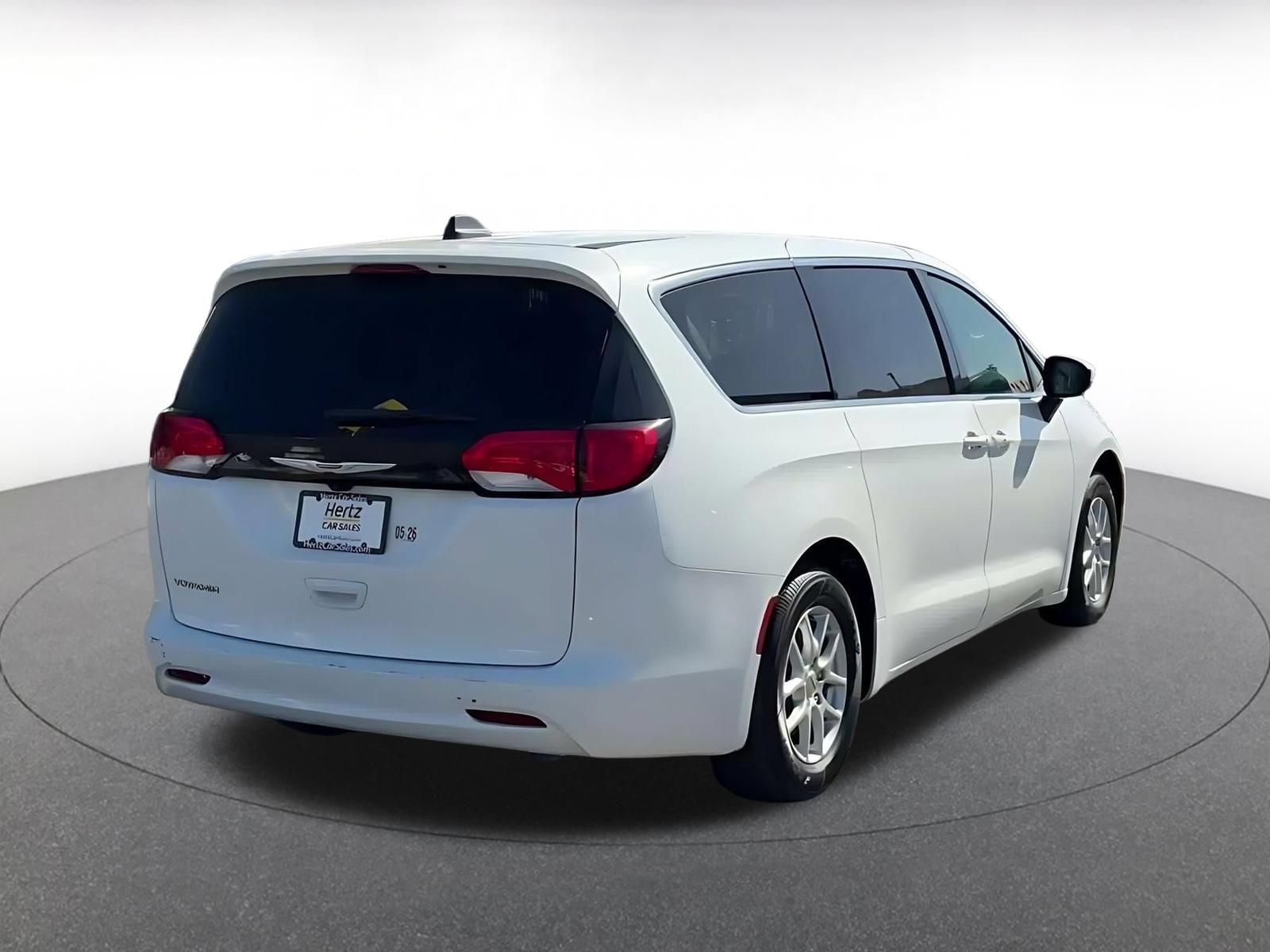 Used 2023 Chrysler Voyager LX FWD image 14