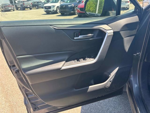 Used 2019 Toyota RAV4 XLE AWD/4WD image 22
