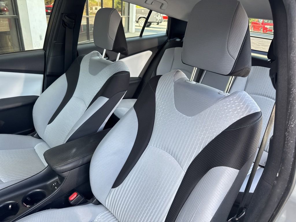 Used 2017 Toyota Prius Two image 21