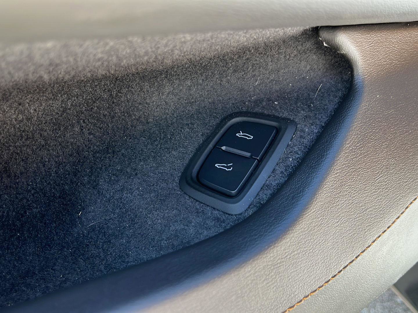 Used 2020 Chevrolet Corvette Stingray Preferred Conv w/ 2LT Preferred Equipment Group RWD image 13