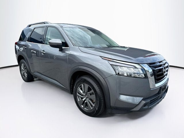 Certified 2025 Nissan Pathfinder SV AWD/4WD image 3