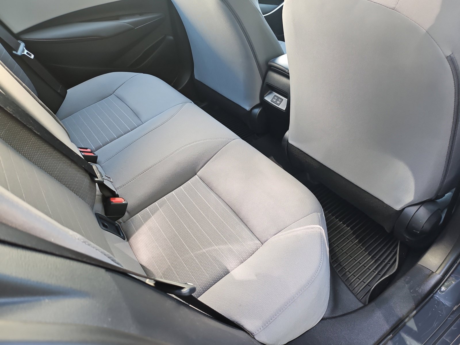 Used 2025 Toyota Corolla SE w/ SE Premium Package FWD image 32