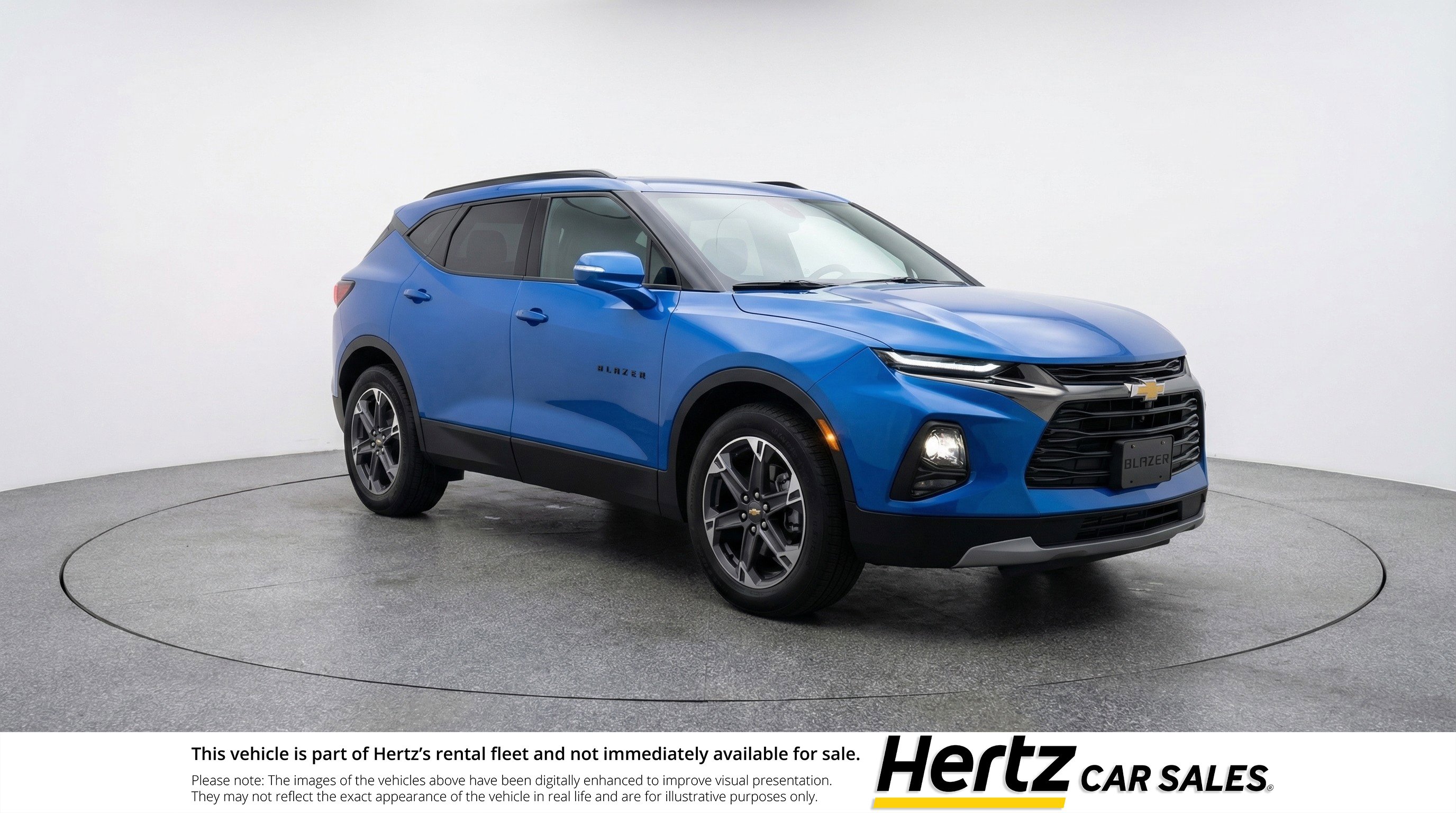 Used 2025 Chevrolet Blazer LT FWD image 1