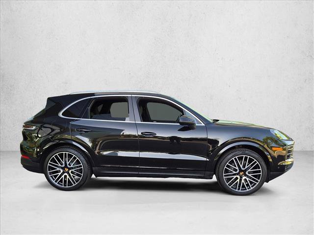 Used 2025 Porsche Cayenne AWD/4WD image 4