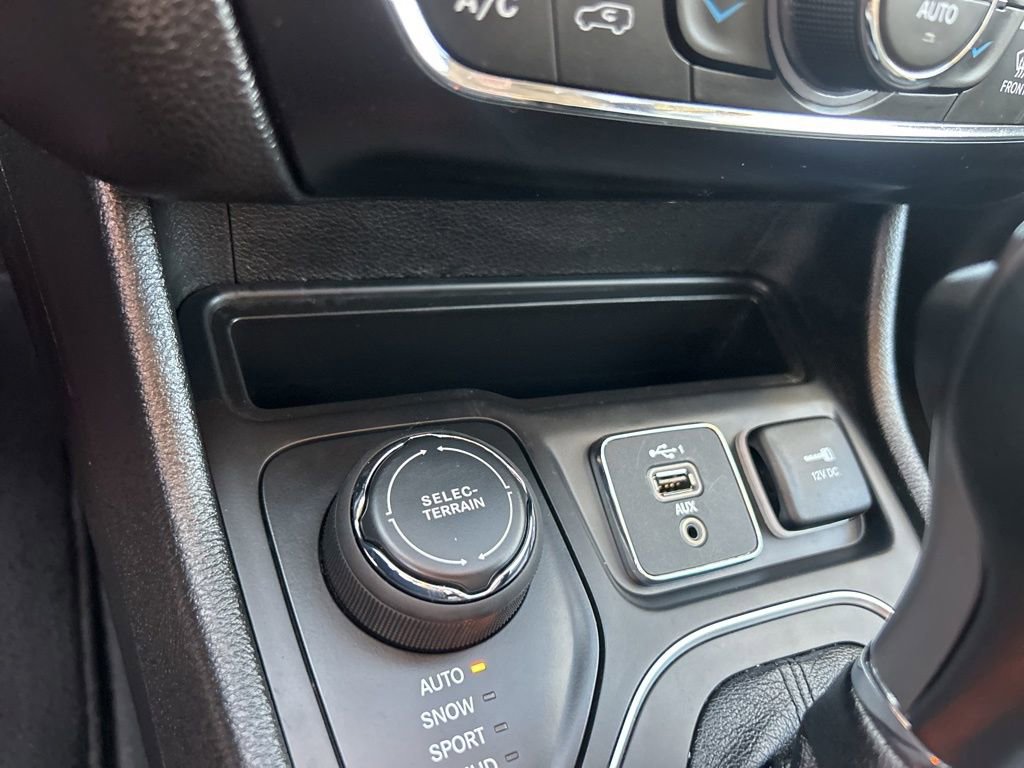 Used 2022 Jeep Cherokee Latitude Lux image 26