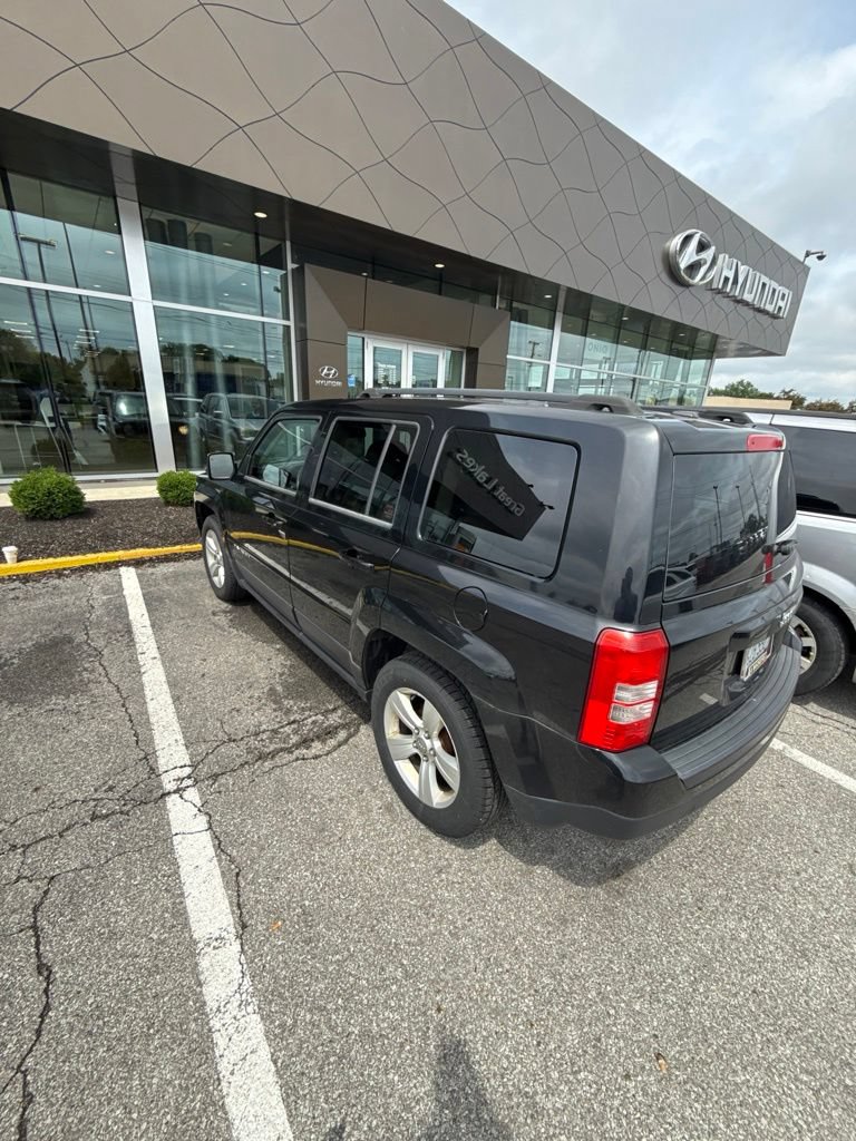 Used 2014 Jeep Patriot Sport w/ Power Value Group FWD image 2