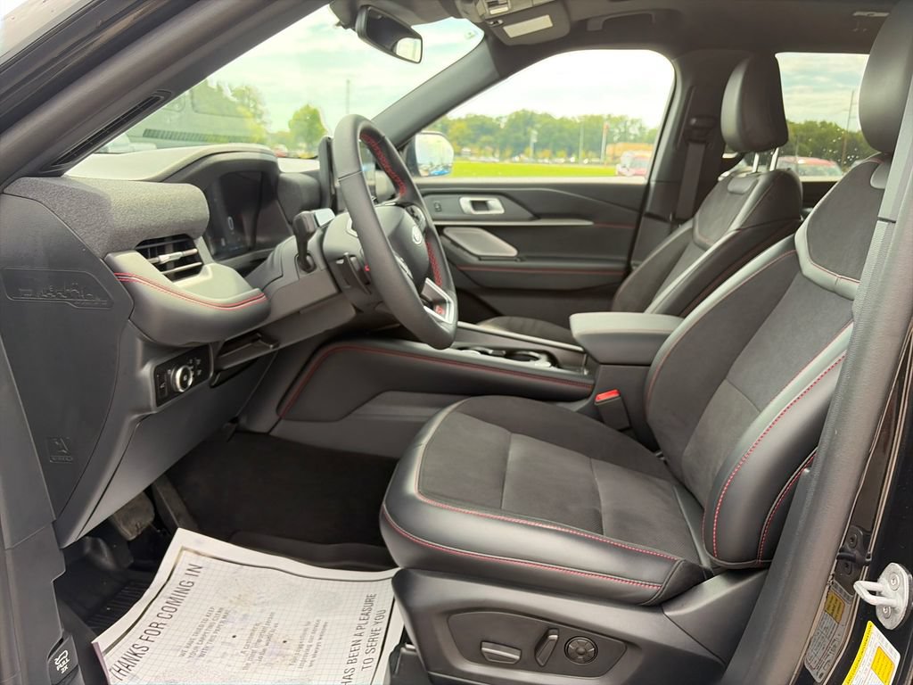 Used 2025 Ford Explorer ST w/ Sun And Sound Package AWD/4WD image 16