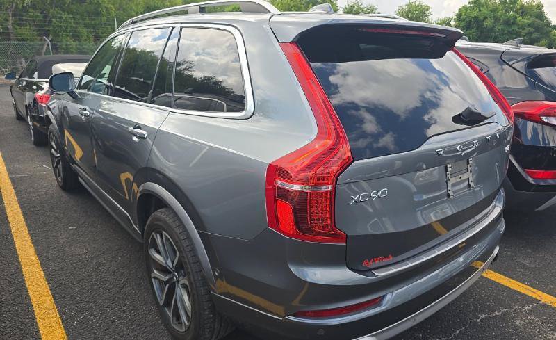 Used 2018 Volvo XC90 T5 Momentum w/ Convenience Package FWD image 5