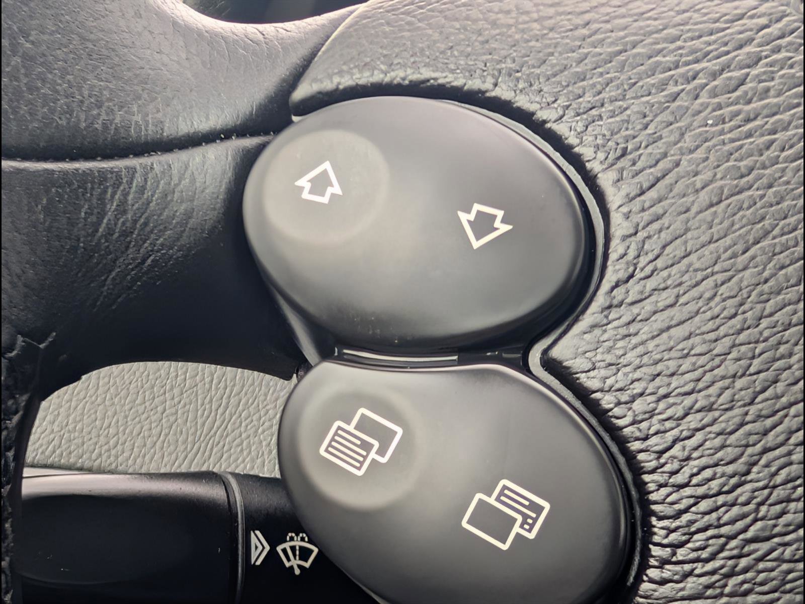 Used 2006 Mercedes-Benz CLK 350 Coupe image 16