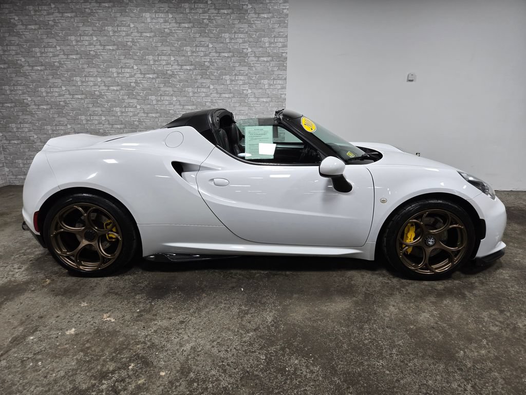 Used 2018 Alfa Romeo 4C Spider RWD image 5
