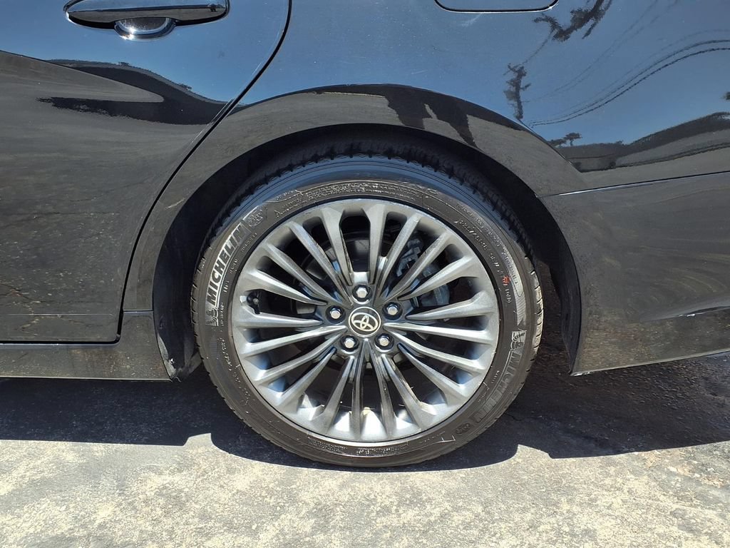 Used 2021 Toyota Avalon XSE FWD image 4