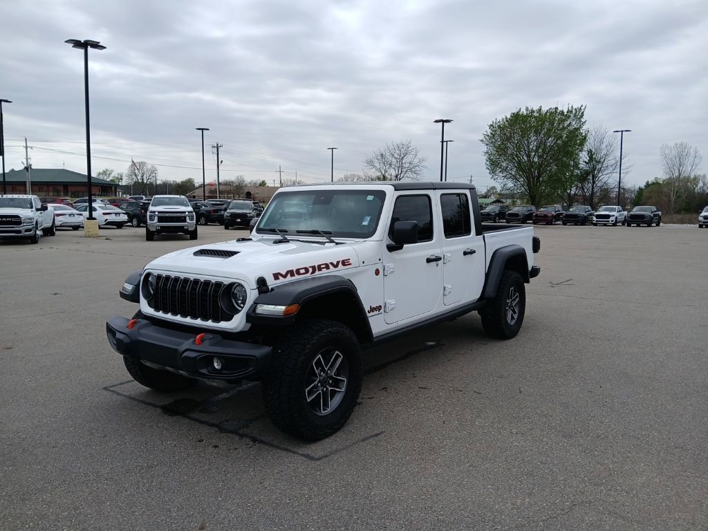Used 2025 Jeep Gladiator Mojave w/ Convenience Group image 4