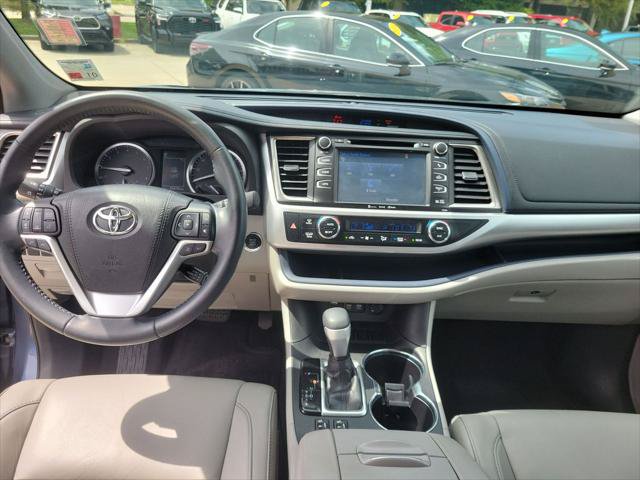 Certified 2018 Toyota Highlander XLE FWD image 23
