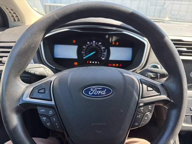 Used 2020 Ford Fusion SE FWD image 26