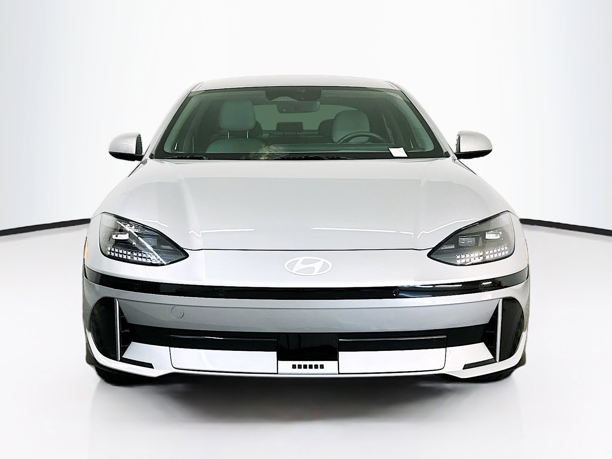 Used 2024 Hyundai Ioniq 6 SEL AWD/4WD image 2