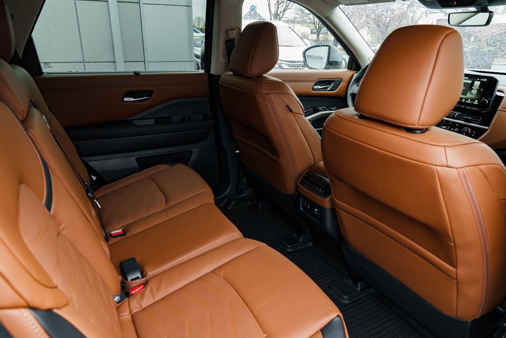New 2025 Nissan Pathfinder Platinum image 29