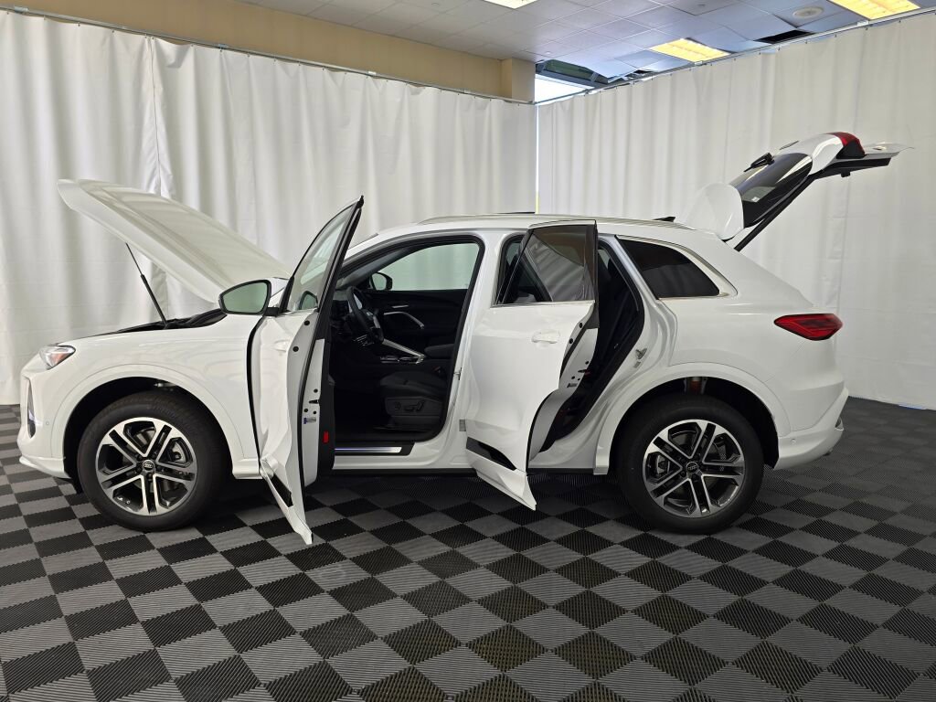 New 2025 Audi Q5 Premium image 12