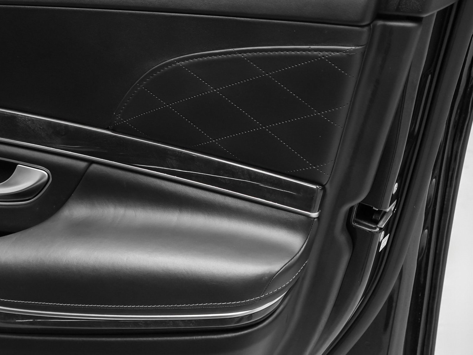 Used 2020 Mercedes-Benz S 63 AMG 4MATIC Sedan image 34