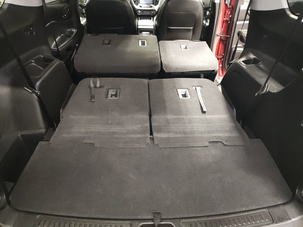 Used 2023 GMC Acadia SLT image 17