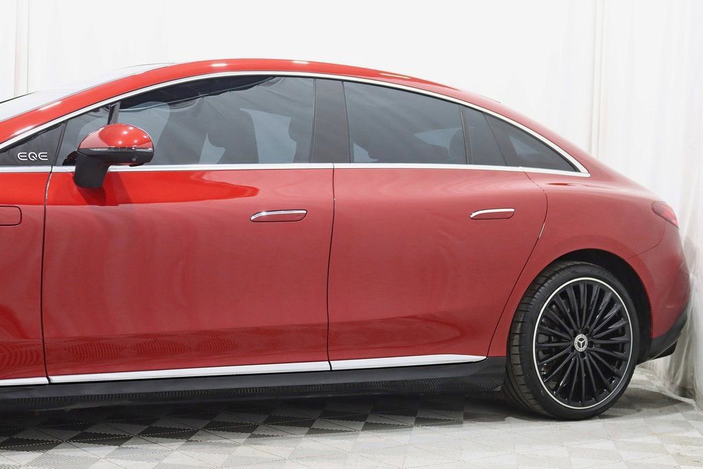 Used 2023 Mercedes-Benz EQE 500 4MATIC Sedan image 3