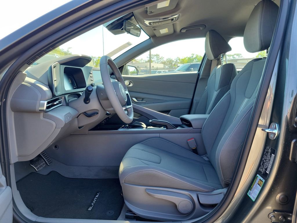 Used 2026 Hyundai Elantra Sport w/ Cargo Package FWD image 17