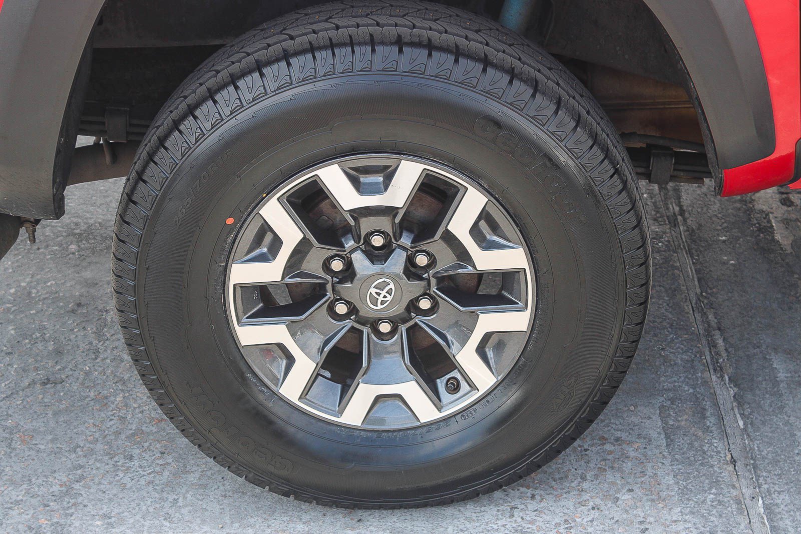 Used 2018 Toyota Tacoma TRD Off-Road RWD image 12
