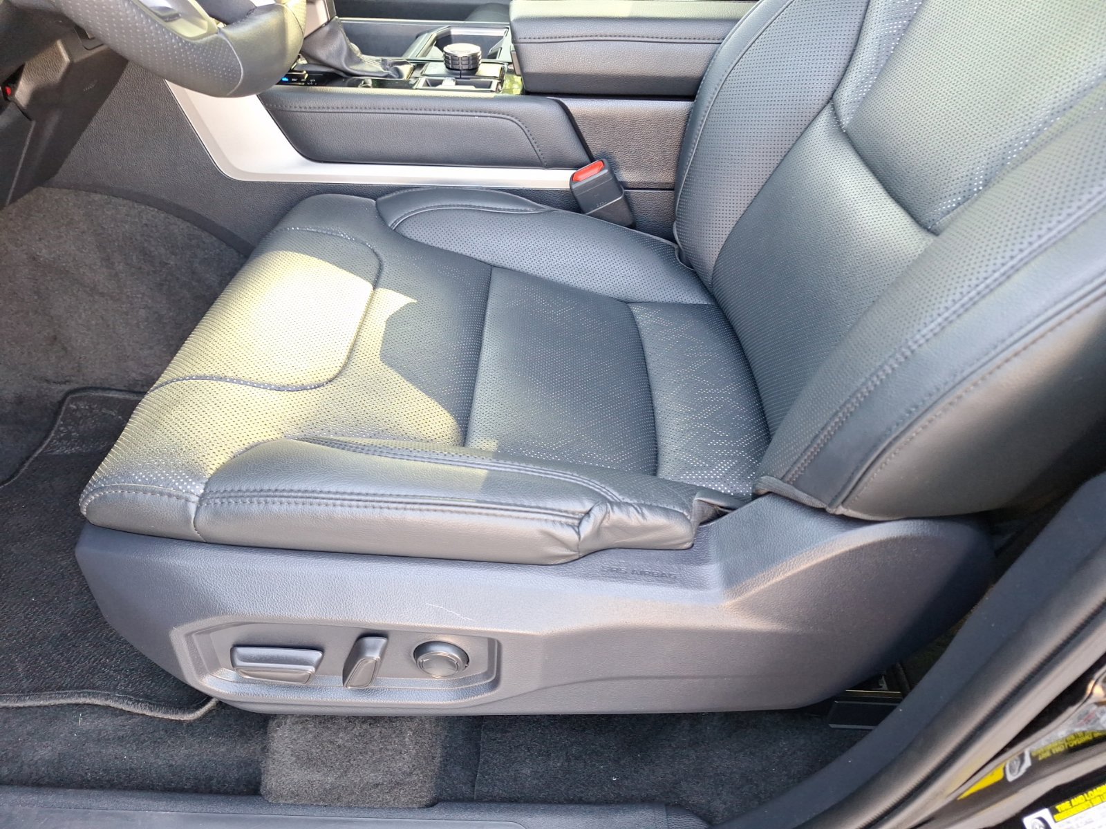 Used 2024 Toyota Tundra Limited w/ Power Package AWD/4WD image 17