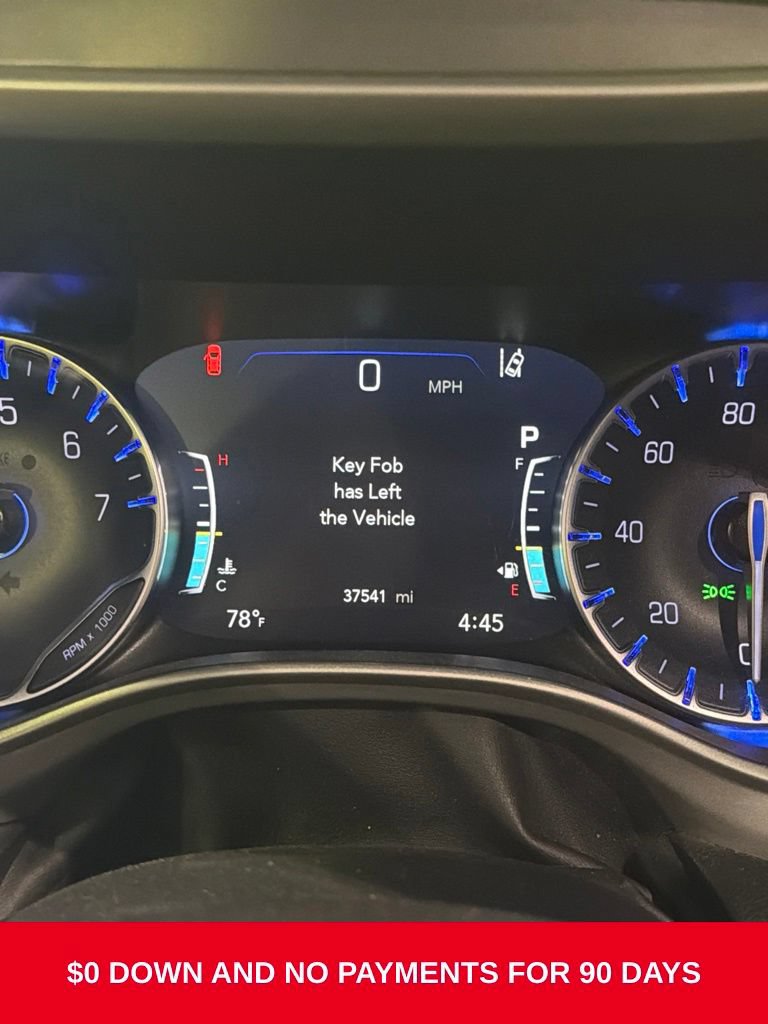 Used 2025 Chrysler Pacifica Select FWD image 11