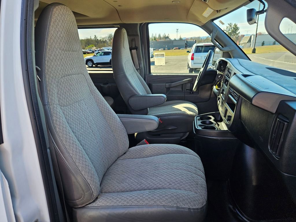 Used 2023 Chevrolet Express 3500 LS image 28
