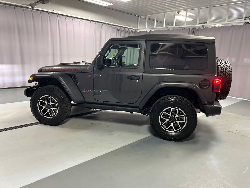 Used 2025 Jeep Wrangler Rubicon w/ Convenience Group AWD/4WD image 4