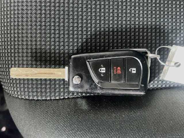 Used 2025 Toyota RAV4 LE FWD image 33