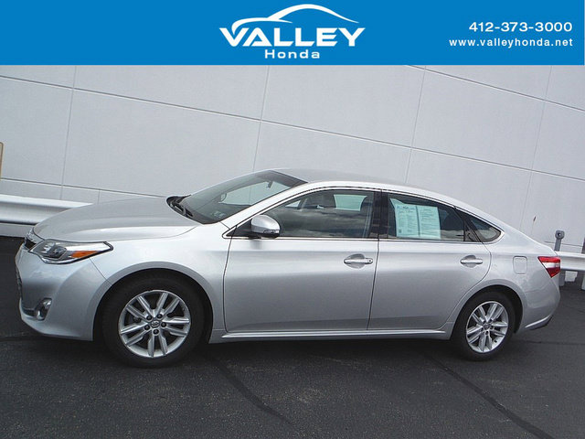 Used 2014 Toyota Avalon XLE FWD image 2