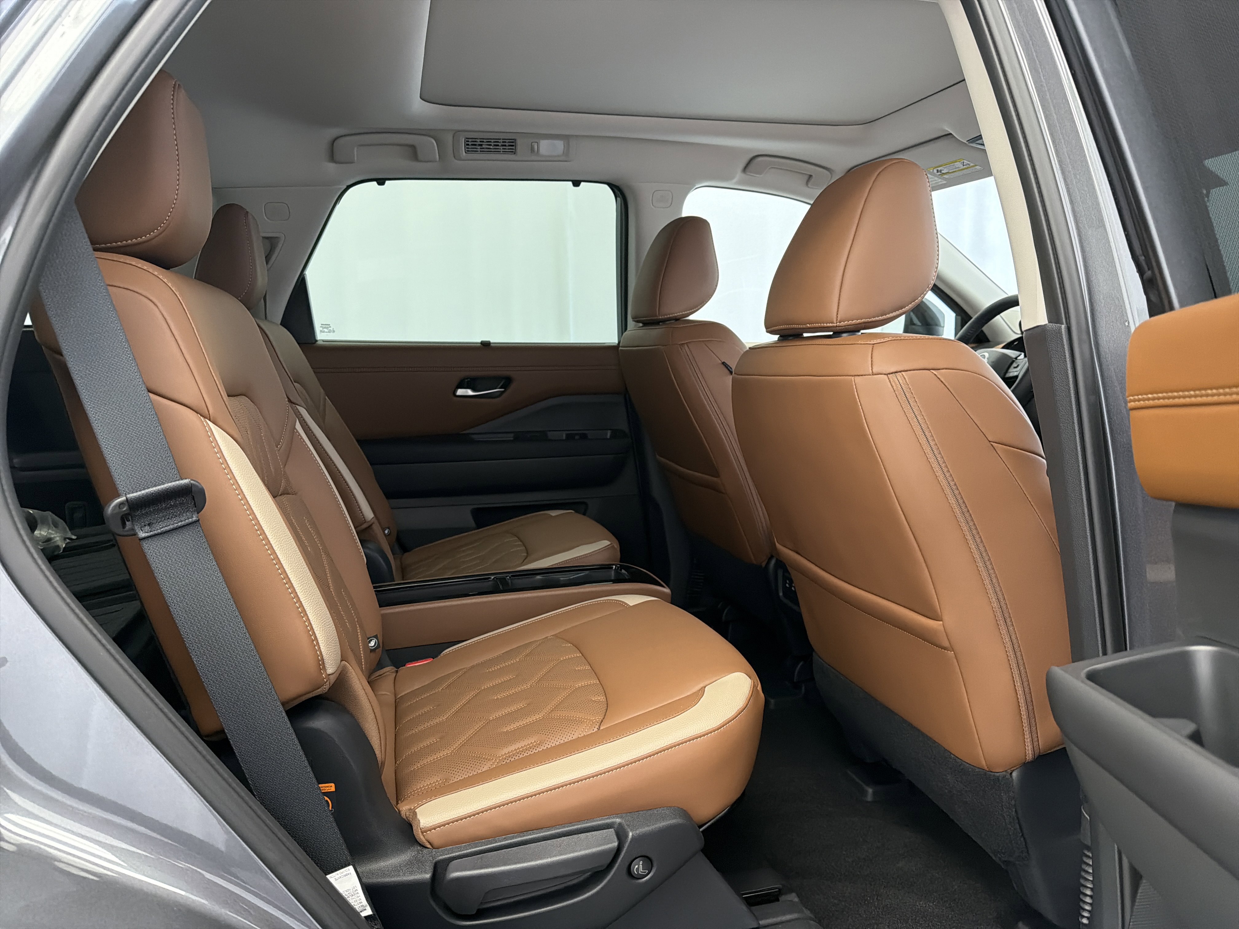 Used 2026 Nissan Pathfinder Platinum AWD/4WD image 13