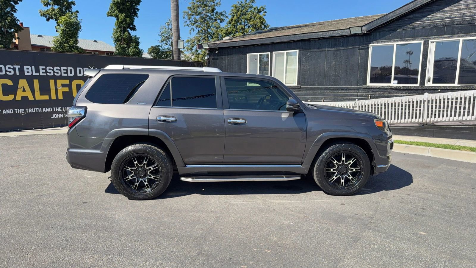 Used 2014 Toyota 4Runner Limited image 8