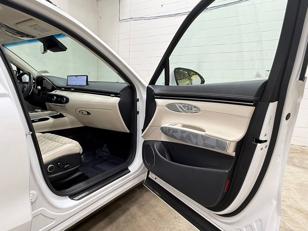 Used 2023 Genesis GV70 3.5T Sport w/ Sport Advanced Package AWD/4WD image 49