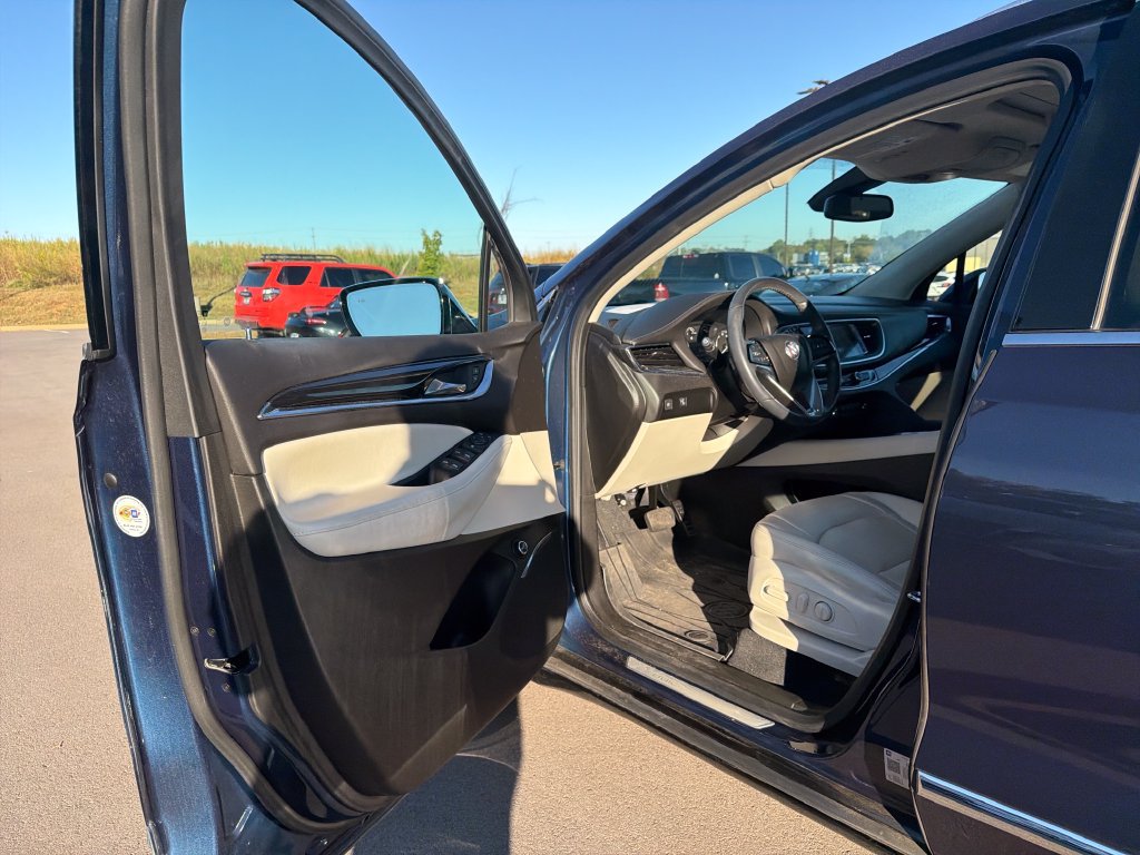 Used 2023 Buick Enclave Essence w/ Experience Buick Package FWD image 19