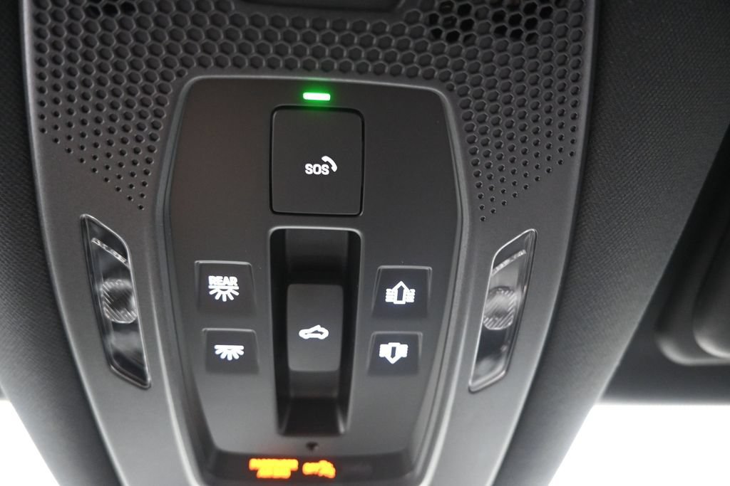 Used 2025 Porsche Cayenne S AWD/4WD image 34