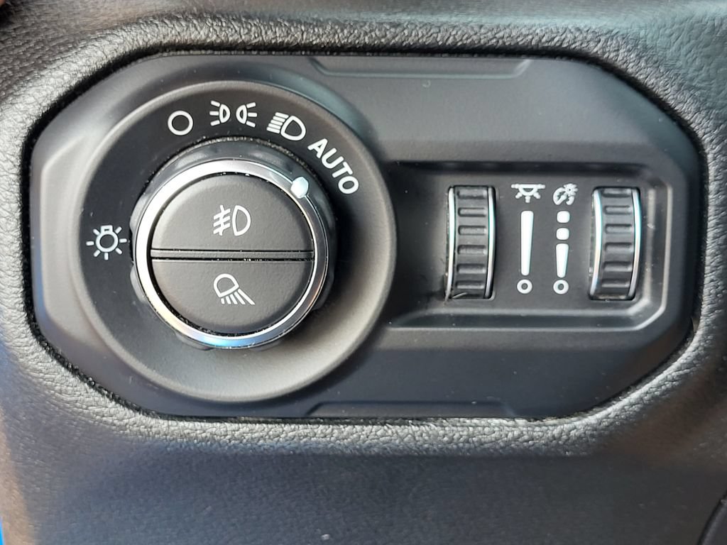 Used 2020 Jeep Gladiator Overland AWD/4WD image 24