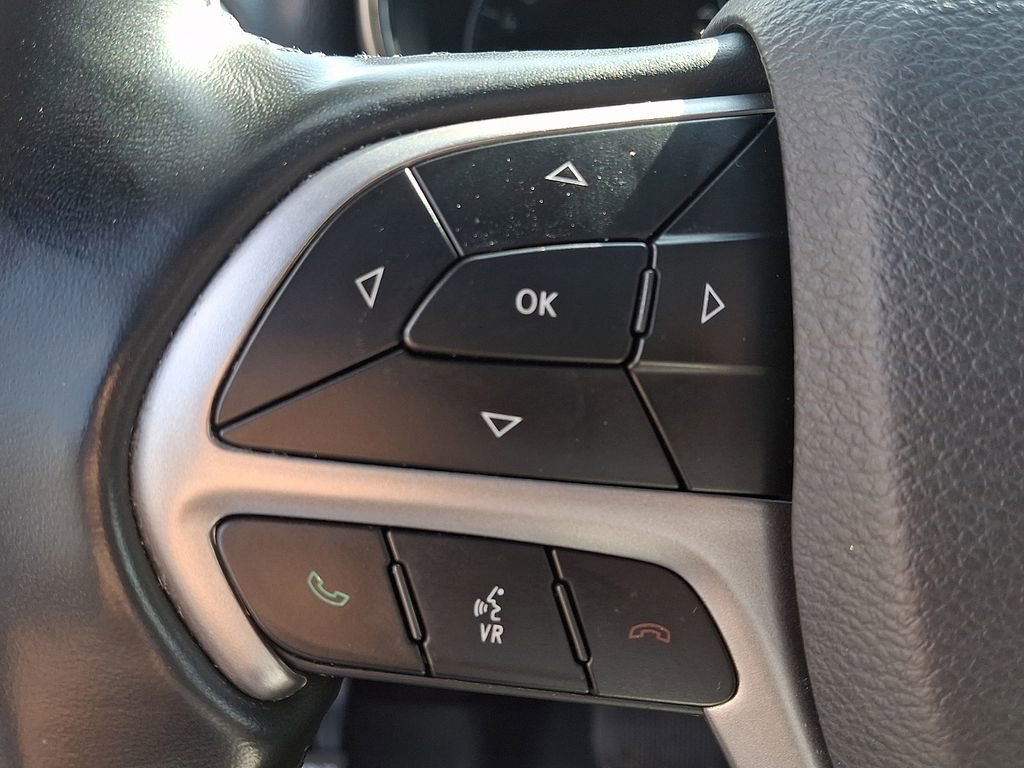 Used 2021 Jeep Grand Cherokee Laredo image 21