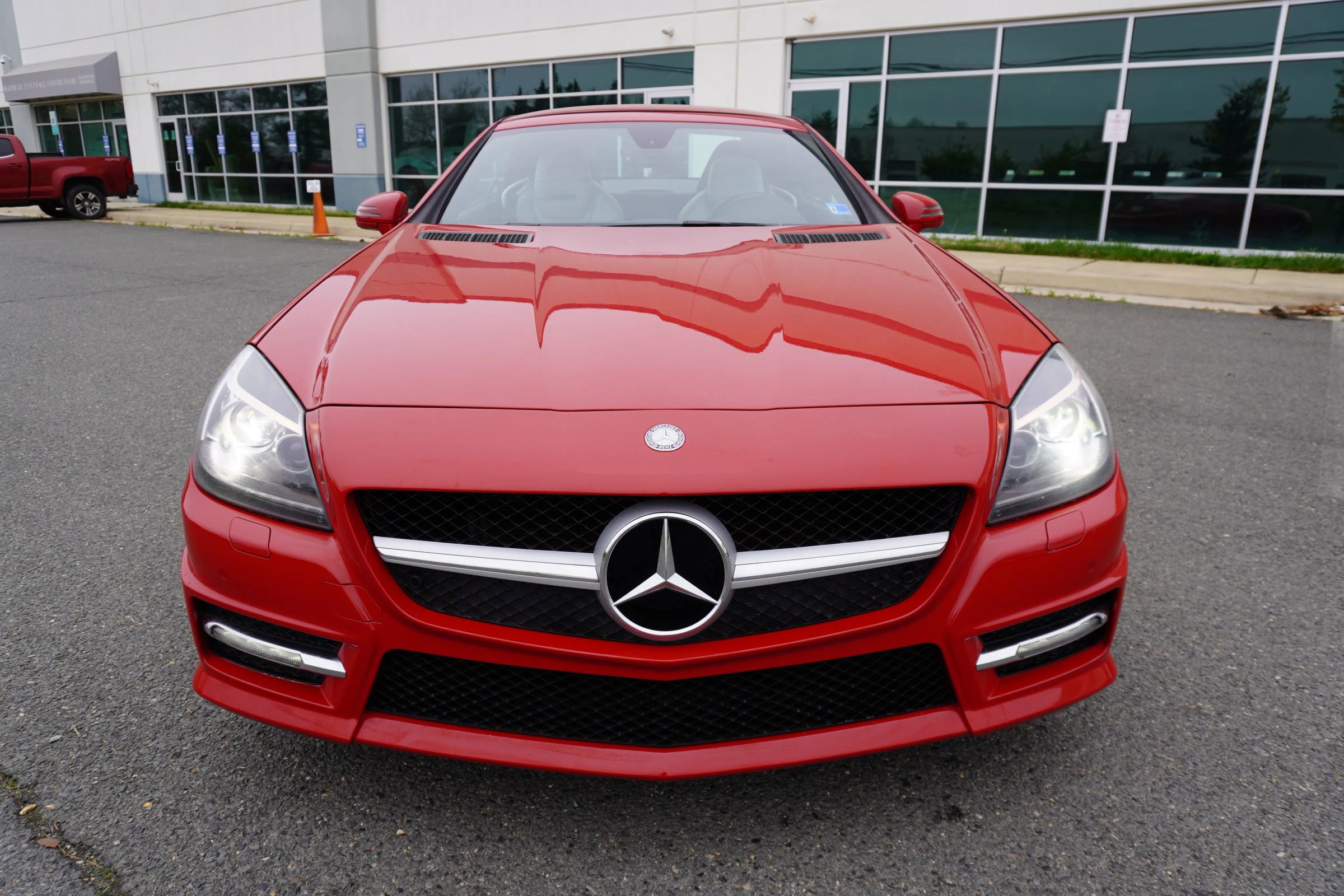 Used 2012 Mercedes-Benz SLK 350 image 2