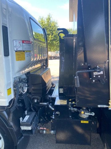 Used 2024 Isuzu NPR image 9